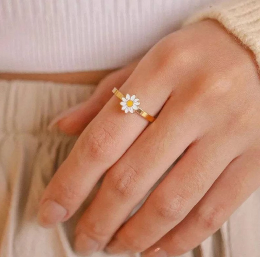 Translation missing: en.Daisy Flower Adjustable Ring for Women Anxiety Ring