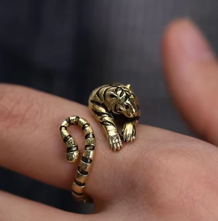 ADJUSTABLE TIGER RING