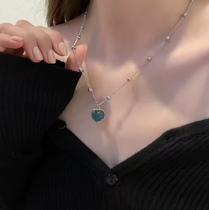 CHANGING COLOR BY TEMPERATURE HEART NECKLACE