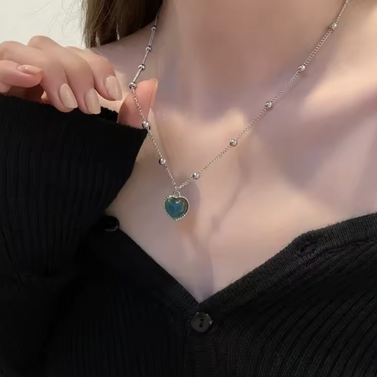 Translation missing: en.CHANGING COLOR BY TEMPERATURE HEART NECKLACE