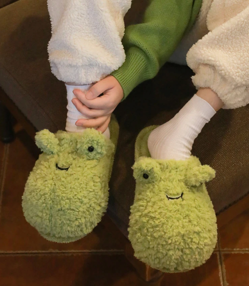Fuzzy Froggy Slippers - Kawaii Frog Winter Warm Slippers