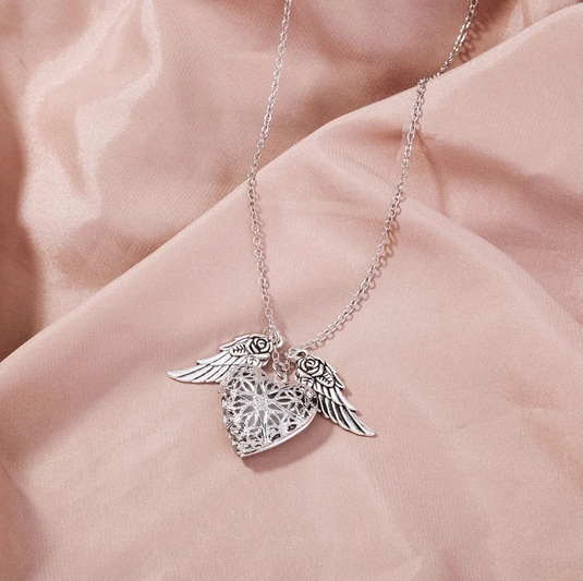 Translation missing: en.Heart Glow Necklace