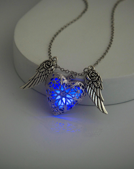 Translation missing: en.Heart Glow Necklace