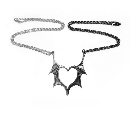 Translation missing: en.Dragons Heart Shaped Pendant Necklace Set