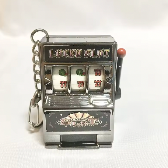 SLOTS MACHINE KEYCHAIN