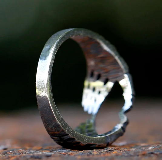 Translation missing: en.Goth Skull Love Silver Ring